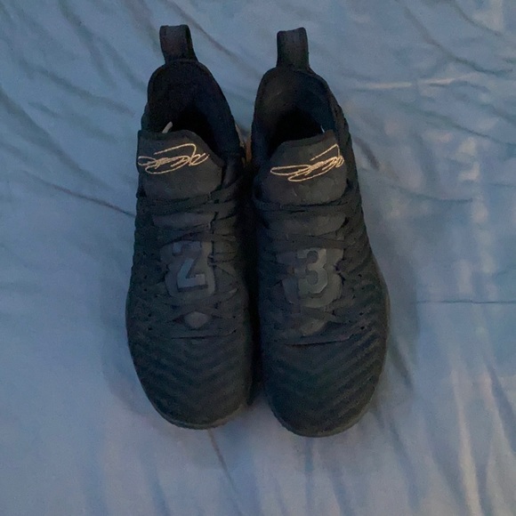 Lebron 16’s - Picture 1 of 5